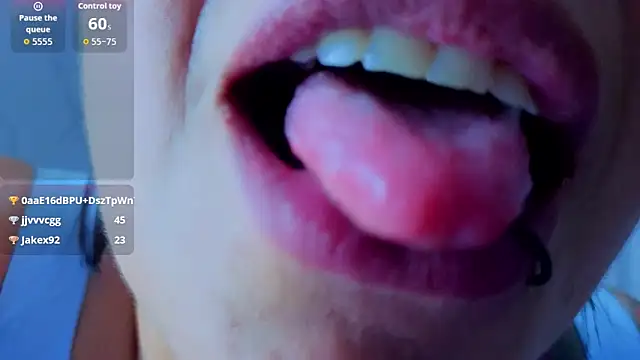 แชท XXX สดของ angele_roux_tp