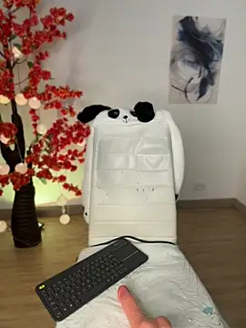 Pokazy przed kamerką – VictoriaHiill