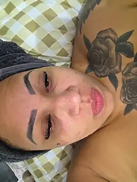 Show de millacavalona09 na webcam