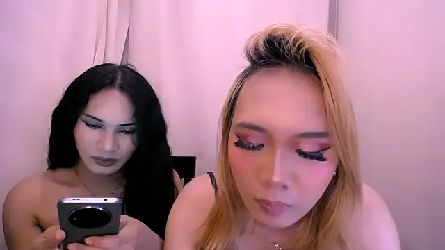 slutty_aki Pertunjukan Webcam