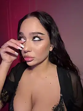 CardiSweetBaby Adlı Modelin Canlı XXX Sohbeti