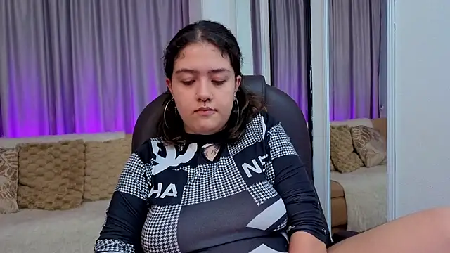 Niaa_Stark's Live XXX Chat