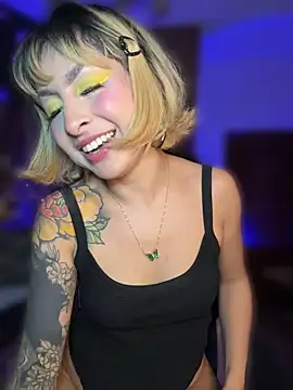 แชท XXX สดของ Cinamoonn