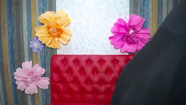 EmiliaGree Live XXX Chat