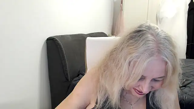 SusiLifeXXX's Webcam Show