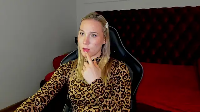 Živý XXX chat ElaraVoltage