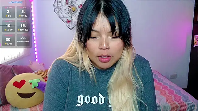 EllieMoonX webkamerás műsora