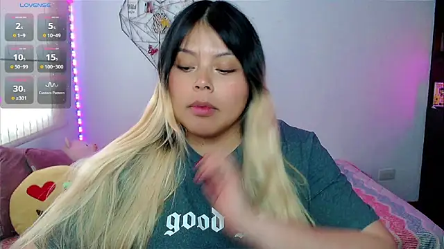 XXX chat uživo modela EllieMoonX