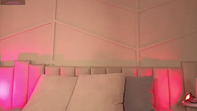 mia_adams_bm Adlı Modelin Canlı XXX Sohbeti