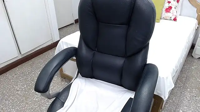 emiliaa_hotn Live XXX chat