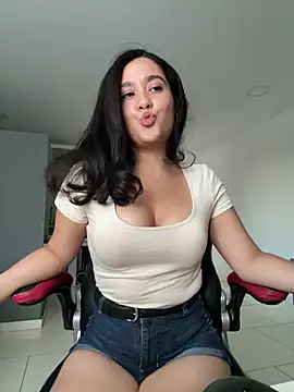 Nina_loviのライブXXXチャット