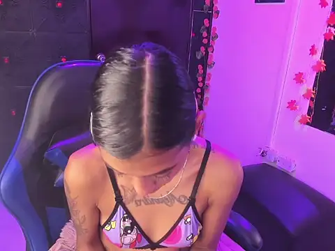 KarlaSlutSkinny__ Live XXX-Chat