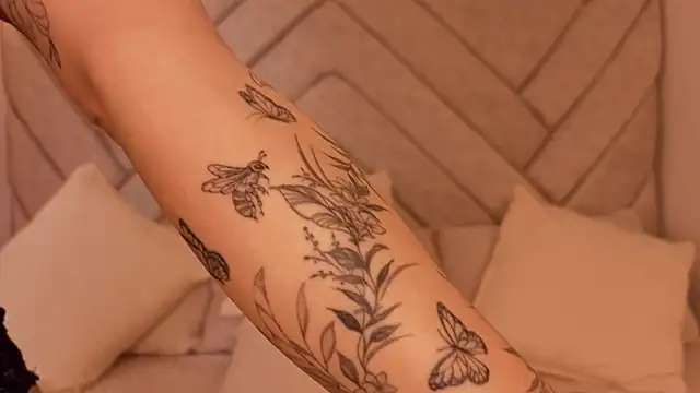 DarlinJones' Live XXX Chat