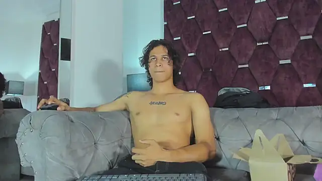 TonyBenedetti লাইভ XXX চ্যাট