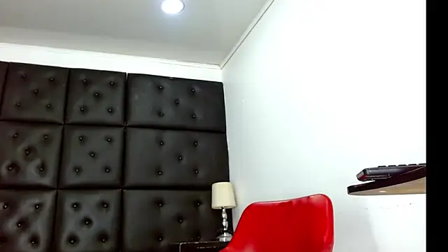 Pokazy przed kamerką – LuckyBluex