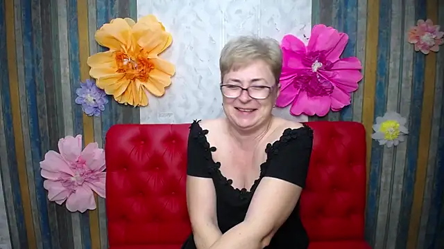 EmiliaGree's Live XXX Chat