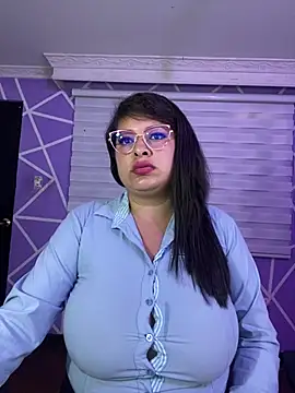 MiiaaJoness: онлайн-секс-чат