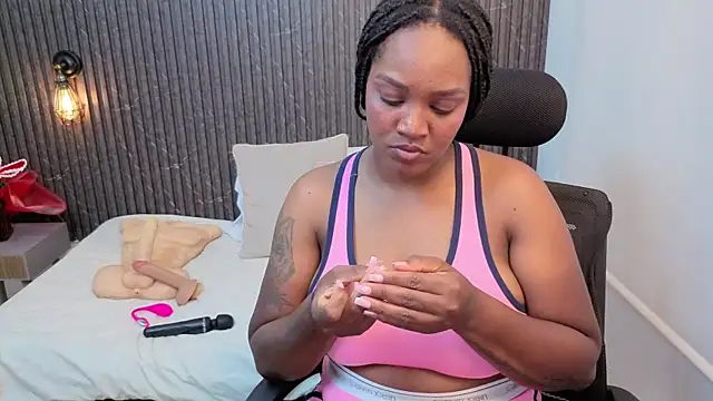 Chat +18 de chanel_brunette ao vivo