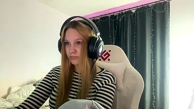 axin_burnell's Live XXX Chat