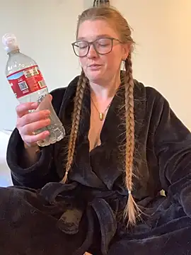 Chat XXX en directo de PussiesnCream_