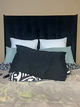 Show modela THICKBUNNYCHICKxxx na web-kameri