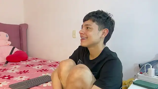 Andy_Belier23 Adlı Modelin Web Kamerası Şovu