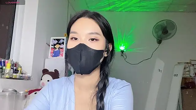 Chat XXX en directo de Tieu-May