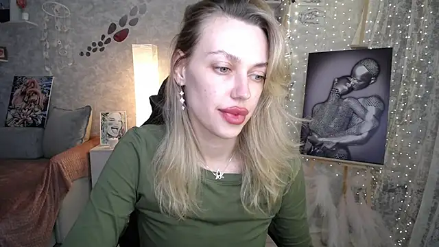 NickyAdamidi élő XXX-chatje