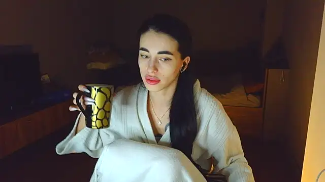 Vlada_Elfie Adlı Modelin Canlı XXX Sohbeti