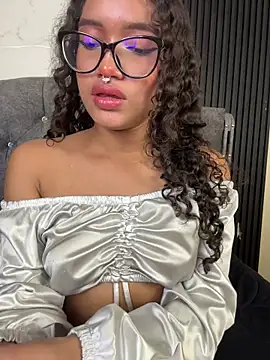 Bunny_fire Chat XXX live