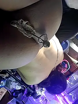 Sembang XXX Secara Langsung gurlnips