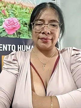 __valentina18 Show in webcam