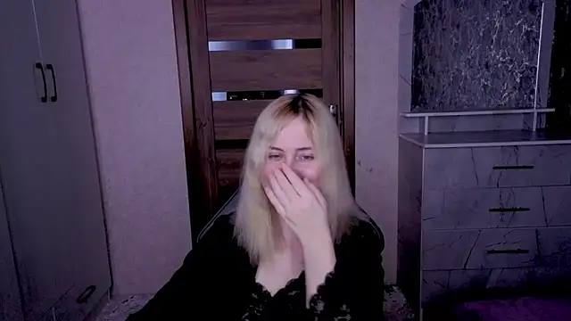 Kristy-Max Adlı Modelin Canlı XXX Sohbeti