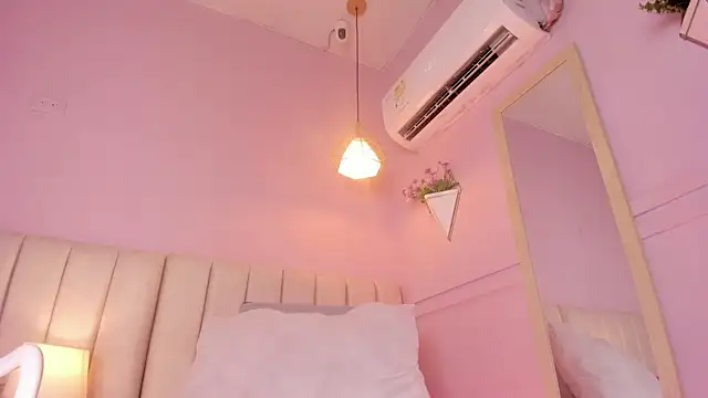 _lucia_18 现场XXX聊天