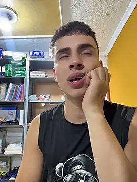 AdrianRinaldi Live XXX-chat