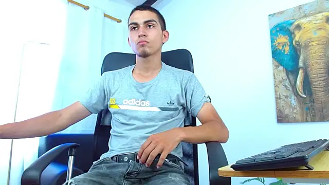 Chat +18 de lucass_18 ao vivo