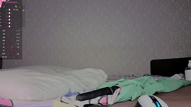 Hi_Kitti লাইভ XXX চ্যাট