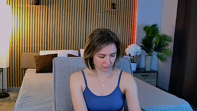 EmeraldGlow Chat XXX live