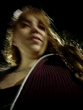 Isabella_risky Adlı Modelin Canlı XXX Sohbeti