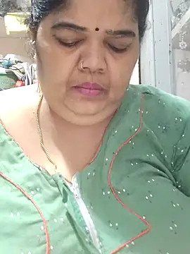 tamilthanushri Live XXX-Chat