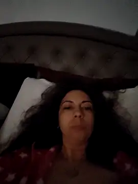 Chat +18 de naughty69curls ao vivo