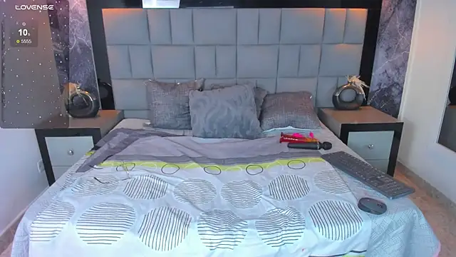 Chatroom XXX en direct de Your_Lady_Milf