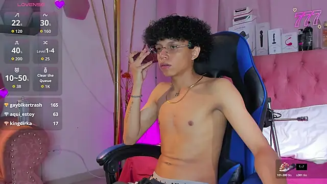 _taylor_black: вебкам-шоу