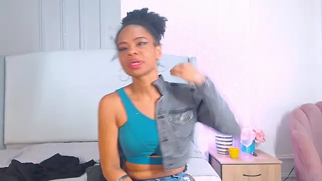 ChantalGarner's Live XXX Chat