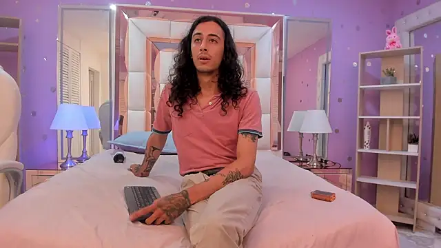 XXX chat uživo modela Goldentemptation_