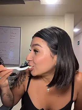 AlyssaRay Live XXX Chat