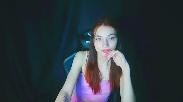 liza__kitty élő XXX-chatje