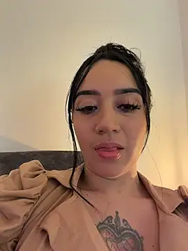 EmmyEvans1: онлайн-секс-чат