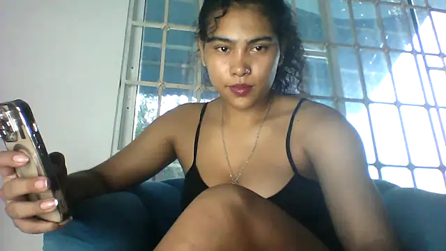 SophieD live XXX chat