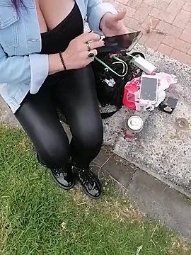 sophie_banger Show in webcam